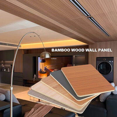 Panneaux décoratifs intérieurs en bois de bambou au charbon de bois en PVC en toile de fond Panneaux muraux en PVC pour bureaux d'hôtel Plafonds suspendus